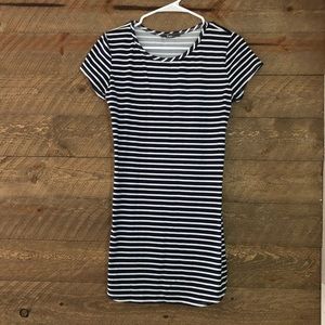 🌸 3/$20 PINE Striped Navy & White Tunic